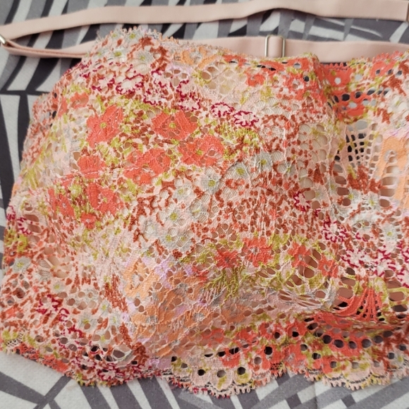 Victoria's Secret Size 32 D Strapless Bra - Picture 2 of 6